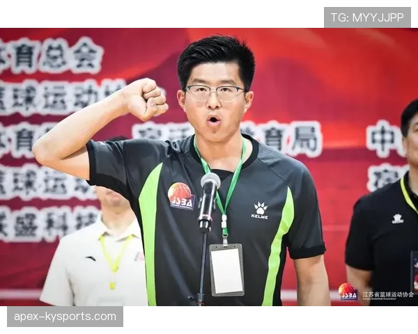 篮球假摔判罚标准是什么？带你看懂裁判如何认定违规行为
